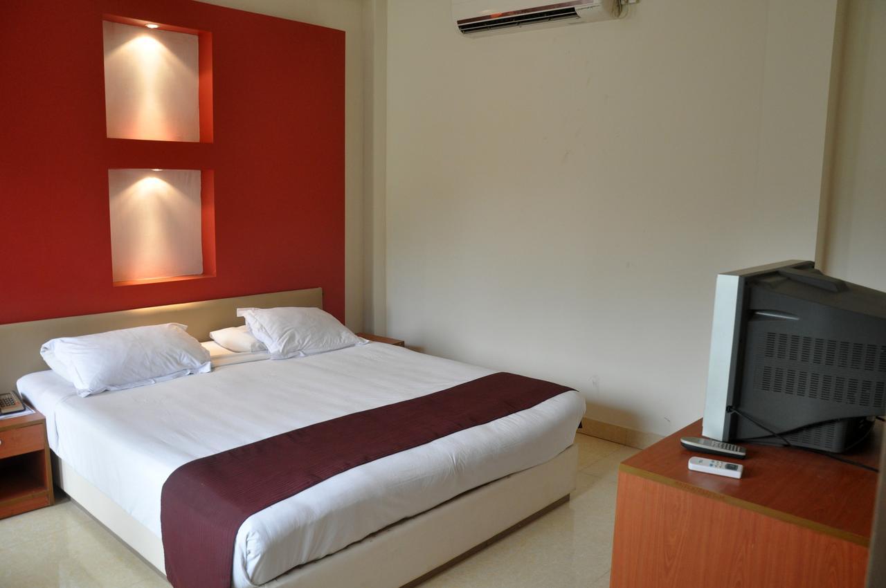 Foy'S Lake Resort Dakhin Kattali المظهر الخارجي الصورة