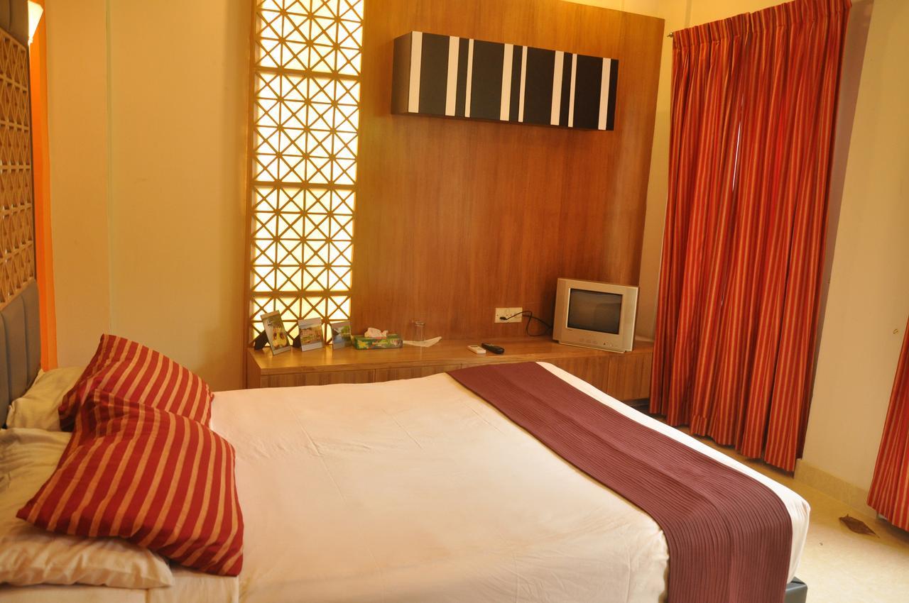 Foy'S Lake Resort Dakhin Kattali المظهر الخارجي الصورة